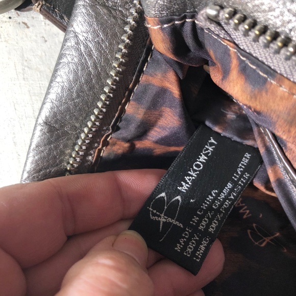 B. Makowsky (flaw) Crossbody Purse Metalli… - Picture 4 of 8